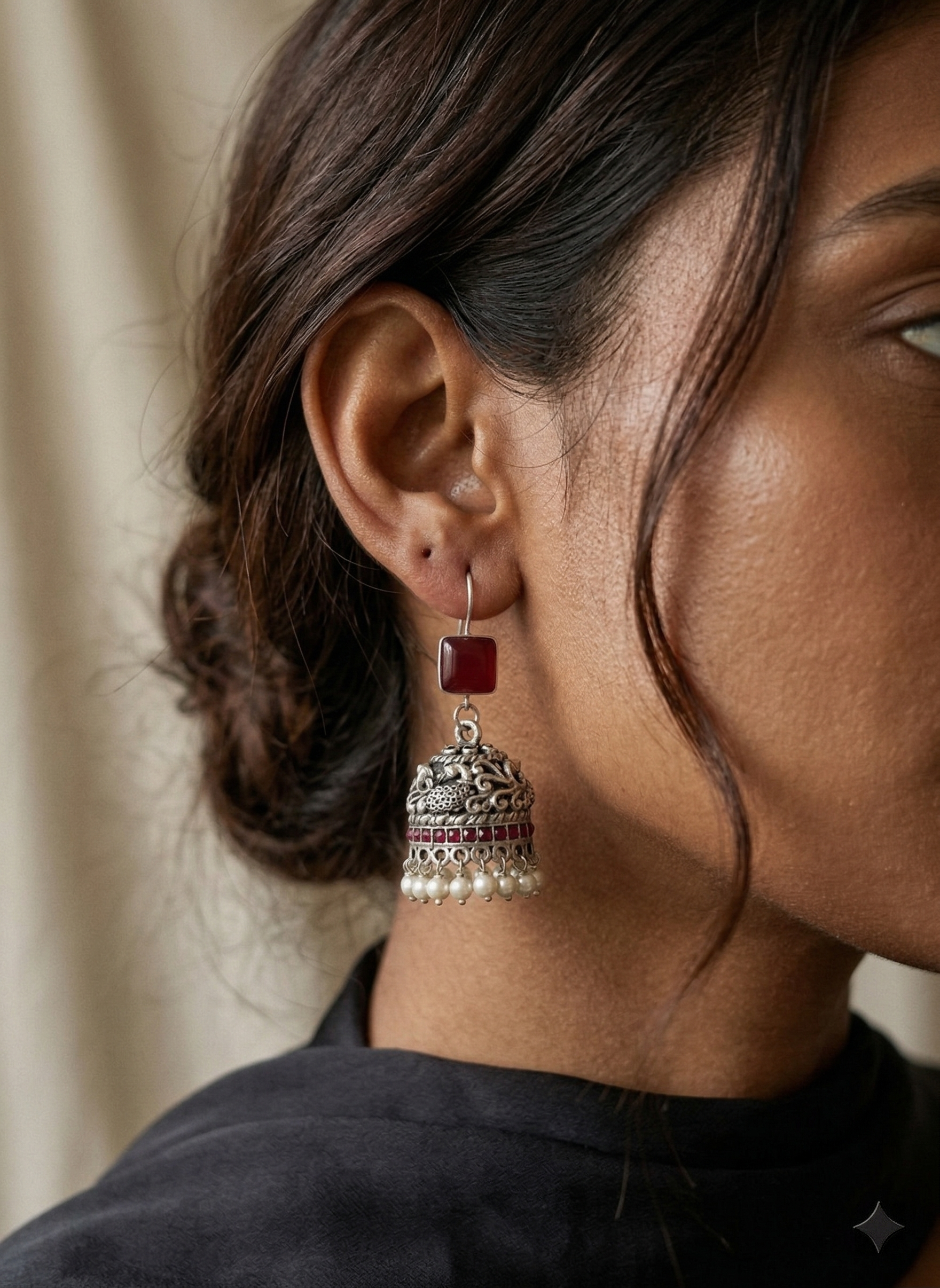 Jhumka tradizionali, reinventati per il tuo stile street
